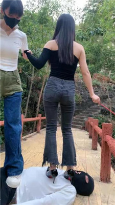 图片[5]_【高难度挑战美学】双S-女神户外遛狗-绑树上酷刑惩治【双视角版】_HD绳艺资源