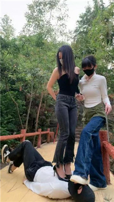 图片[12]_【高难度挑战美学】双S-女神户外遛狗-绑树上酷刑惩治【双视角版】_HD绳艺资源