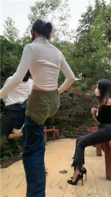 图片[13]_【高难度挑战美学】双S-女神户外遛狗-绑树上酷刑惩治【双视角版】_HD绳艺资源