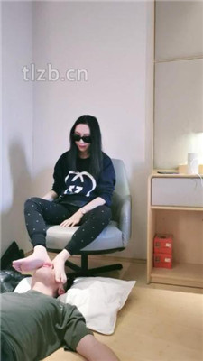 图片[10]_【羽神】跪舔超臭长靴白棉袜/吃脚皮臭脚踩脸_HD绳艺资源