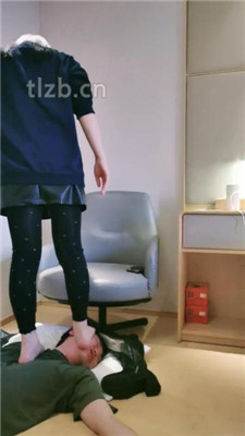 图片[16]_【羽神】跪舔超臭长靴白棉袜/吃脚皮臭脚踩脸_HD绳艺资源