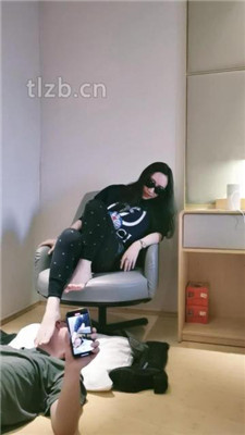 图片[18]_【羽神】跪舔超臭长靴白棉袜/吃脚皮臭脚踩脸_HD绳艺资源