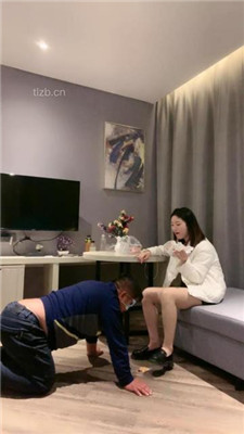 图片[5]_【小雅老师】艺术吸香水/喝圣水/舔脏鞋底/踹狗头/耳光_HD绳艺资源