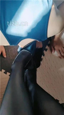 【魅影女神】黑丝高跟踩虐锁久了的狗_HD绳艺资源