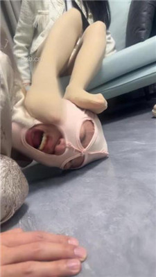 图片[14]_【狗哥】江西刘亦菲短靴踩虐刑罚_HD绳艺资源