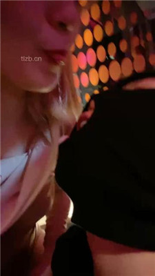 图片[12]_【甜味药丸】KTV虐双狗-舔脚深喉/转胯骑马/口水吐狗脸_HD绳艺资源