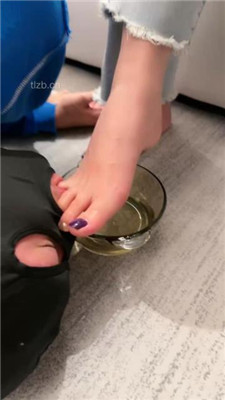 图片[16]_【糯糯】白靴保养/恋足羞辱/全体重踩脸/圣水奖励_HD绳艺资源