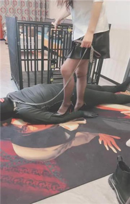 图片[3]_【芷镜小主】短靴-黑丝高跟全体重踩地毯_HD绳艺资源