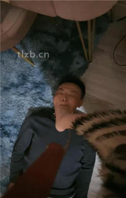 图片[10]_【小蛇】吐口水/耳光抽/舔运动鞋白袜/吃烟头_HD绳艺资源