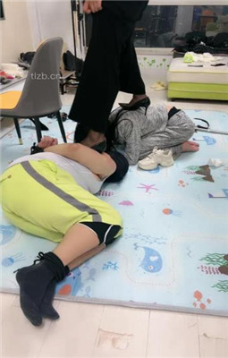 图片[8]_【狠欣人】情侣奴-五花大绑强迫舔鞋/高跟踩踏_HD绳艺资源