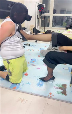 图片[13]_【狠欣人】情侣奴-五花大绑强迫舔鞋/高跟踩踏_HD绳艺资源