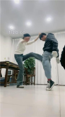 【橙子大大】双S-运动鞋高难度挑战踢踹踩踏【双视角版】_HD绳艺资源