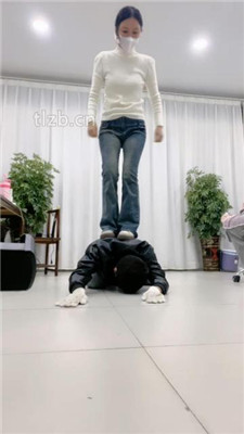 图片[6]_【橙子大大】双S-运动鞋高难度挑战踢踹踩踏【双视角版】_HD绳艺资源