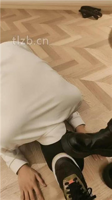 图片[2]_【青岛00后S】清理黑丝靴子-男主艺术深喉-狂舔黑丝脚_HD绳艺资源