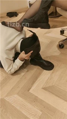 图片[4]_【青岛00后S】清理黑丝靴子-男主艺术深喉-狂舔黑丝脚_HD绳艺资源