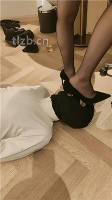 图片[12]_【青岛00后S】清理黑丝靴子-男主艺术深喉-狂舔黑丝脚_HD绳艺资源