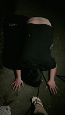 图片[8]_【Alina七】户外刺激tj-遛狗胯下辱/窒息/舔脚_HD绳艺资源