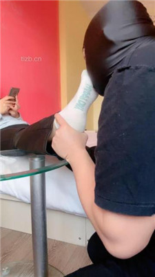 【奈奈女主】运动后跪舔原味白袜裸足_HD绳艺资源