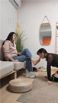 【言初】母畜-下跪伺候/掐脖窒息/sp训练/舔运动鞋_HD绳艺资源