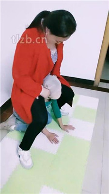 【广东迪迪】母畜-小白鞋白袜踩狗/转胯狗爬【双视角版】_HD绳艺资源