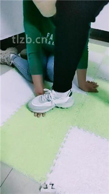 图片[5]_【广东迪迪】母畜-小白鞋白袜踩狗/转胯狗爬【双视角版】_HD绳艺资源