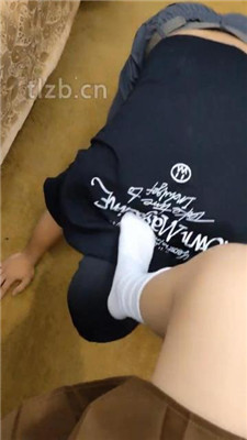 【阮小洁】萝莉主白袜裸足闻舔/踩踏_HD绳艺资源