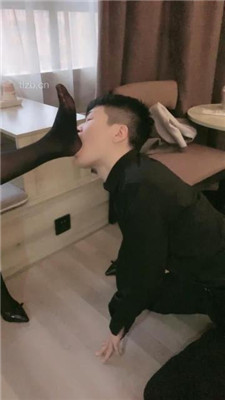 图片[3]_【赵奈奈】高难度挑战虐-藤条抽/踢踹/舔脏鞋深喉/口水/脚踩喂食_HD绳艺资源