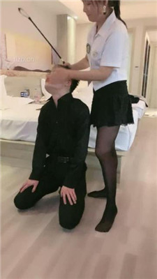 图片[19]_【赵奈奈】高难度挑战虐-藤条抽/踢踹/舔脏鞋深喉/口水/脚踩喂食_HD绳艺资源