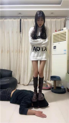 图片[6]_【苏西】长靴踩踏/重度藤条耳光抽_HD绳艺资源