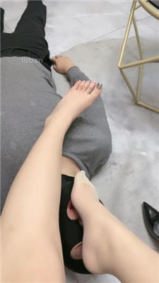 图片[5]_【言妍】近距离肉丝高跟踩脚垫_HD绳艺资源