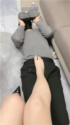 图片[13]_【言妍】近距离肉丝高跟踩脚垫_HD绳艺资源