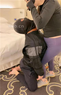 图片[8]_【扶桑】运动女神-椰子鞋白短袜踩虐狗_HD绳艺资源