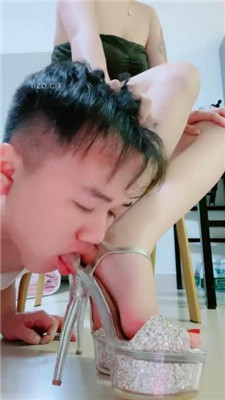 图片[3]_【甜心教主】超高跟踩踏碾压贱奴-喂口水_HD绳艺资源