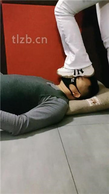 【郡主大人】运动鞋全体重踩踏/棉袜塞嘴【双视角版】_HD绳艺资源