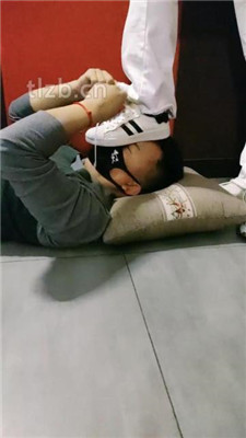 图片[7]_【郡主大人】运动鞋全体重踩踏/棉袜塞嘴【双视角版】_HD绳艺资源