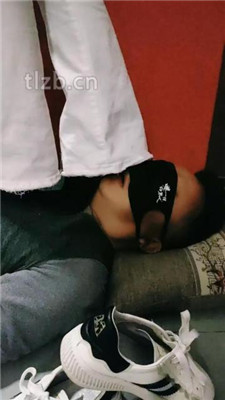 图片[17]_【郡主大人】运动鞋全体重踩踏/棉袜塞嘴【双视角版】_HD绳艺资源