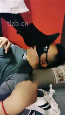 图片[18]_【郡主大人】运动鞋全体重踩踏/棉袜塞嘴【双视角版】_HD绳艺资源