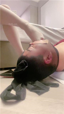 图片[2]_【雅雅】原味肉丝脚碾压踩脚垫-恋足舔【完整版】_HD绳艺资源