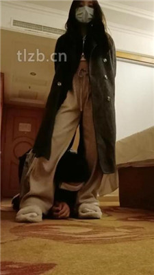 图片[2]_【爱可呀】母畜-舔毛拖鞋/吃白棉袜/脚踩喂食/转胯_HD绳艺资源