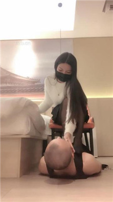 图片[12]_【于于鱼】高跟黑丝裸足踩地毯狗_HD绳艺资源