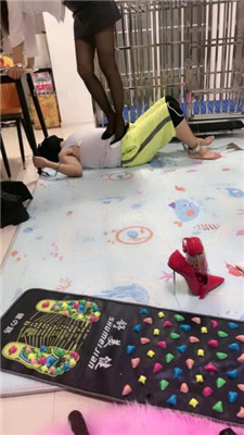 图片[3]_【狠欣然】圈养犬化虐待情侣奴【下】_HD绳艺资源