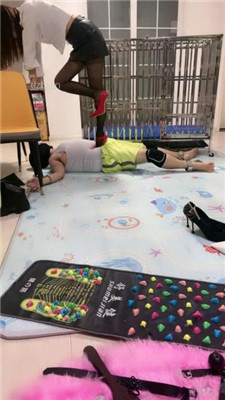 图片[4]_【狠欣然】圈养犬化虐待情侣奴【下】_HD绳艺资源