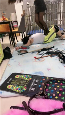 图片[11]_【狠欣然】圈养犬化虐待情侣奴【下】_HD绳艺资源