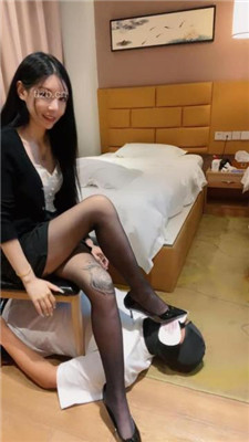 图片[2]_【陈甜女帝】高跟黑丝全体重踩/卫生巾塞嘴/闻高跟【完整版】_HD绳艺资源