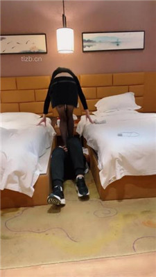 图片[17]_【陈甜女帝】高跟黑丝全体重踩/卫生巾塞嘴/闻高跟【完整版】_HD绳艺资源