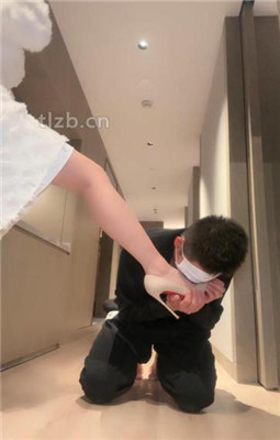 图片[3]_【妆主大大】骑马人体座椅/高跟美腿踩虐/裸足深喉/伺候沐足_HD绳艺资源