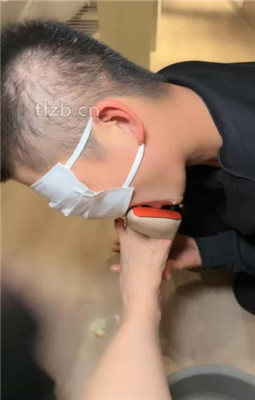 图片[16]_【妆主大大】骑马人体座椅/高跟美腿踩虐/裸足深喉/伺候沐足_HD绳艺资源