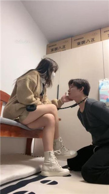 图片[2]_【樱子大人】帆布鞋踢踹/强迫舔脏鞋/夹腿_HD绳艺资源