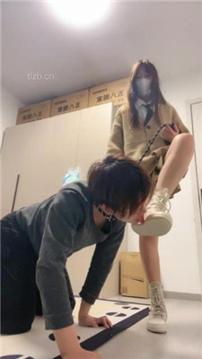 图片[10]_【樱子大人】帆布鞋踢踹/强迫舔脏鞋/夹腿_HD绳艺资源