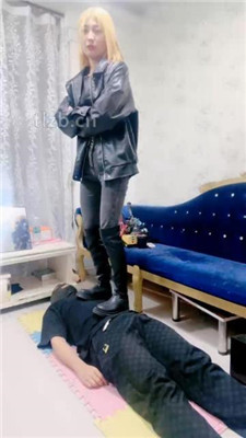 【兔兔大大】骑马爬行/舔脏鞋底/训练/踩踏/闻臭脚_HD绳艺资源